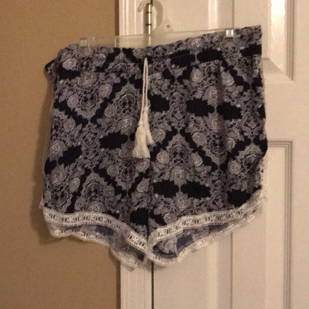 Cute lace shorts